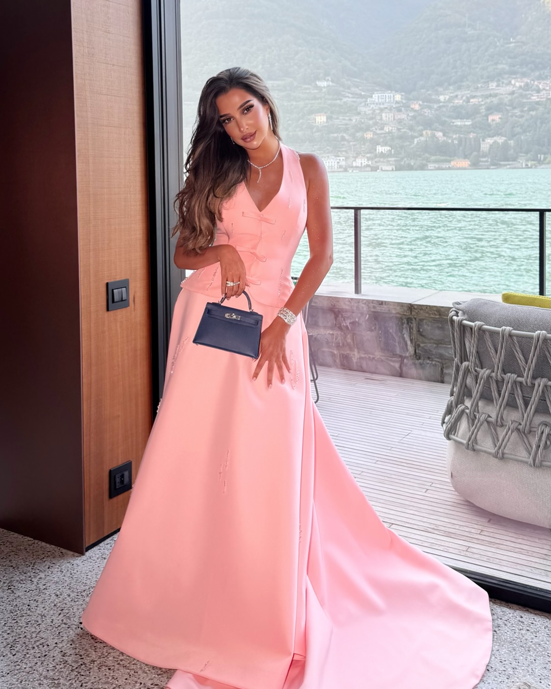 Elegant Pink Sleeveless Halter Strap Prom Dress With Train YK0465