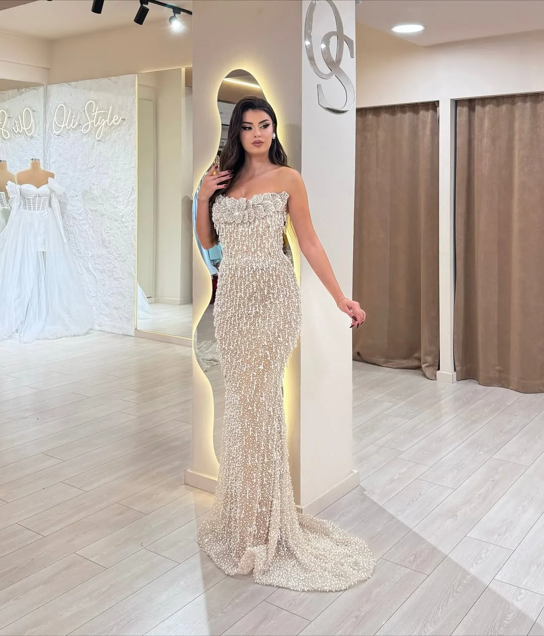 Off-White Tulle Strapless Sleeveless Long Mermaid Prom Dress With Beading And Appliques | YK0744 Wellcucu