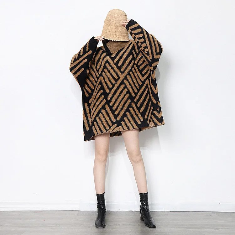 Loose Splicing Geometric Striped Stand Collar Sweater