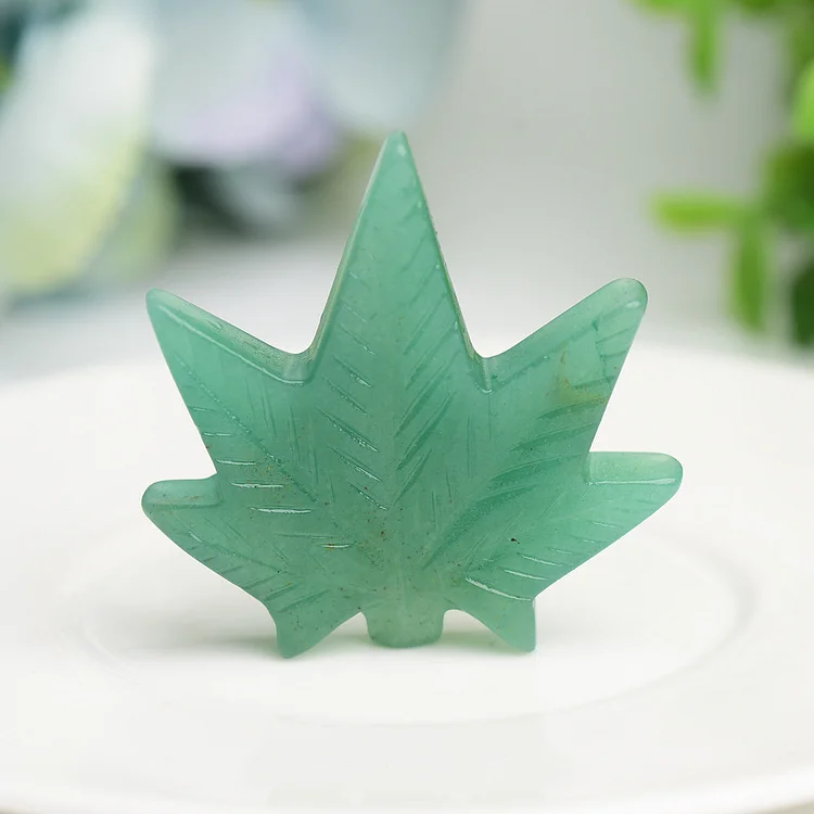 1.7"   Crystal Maple Leaf Crystal Carving