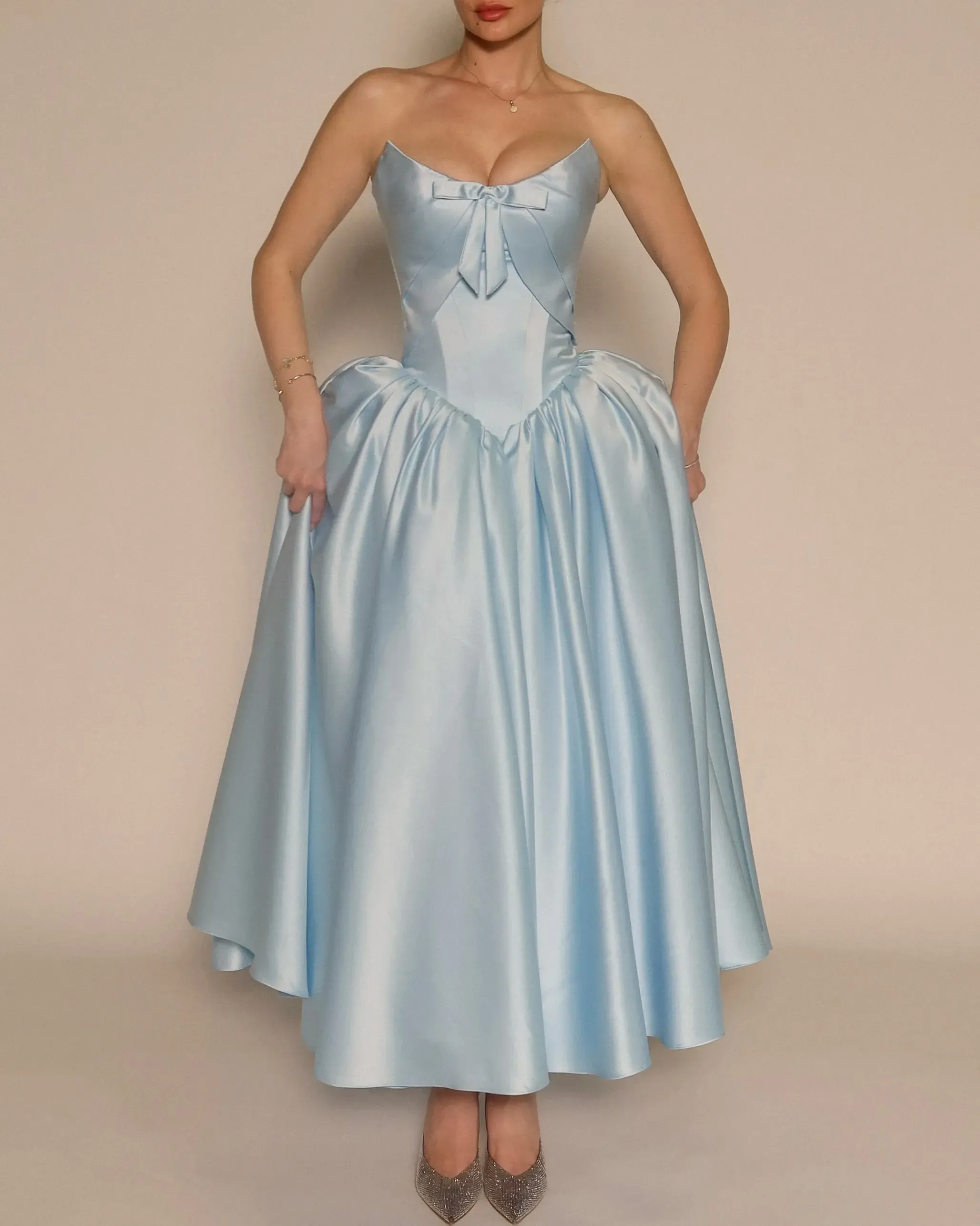 Lussooy Charming Sky Blue Satin Sweetheart A Line Sleeveless Prom Dress with Bowknot