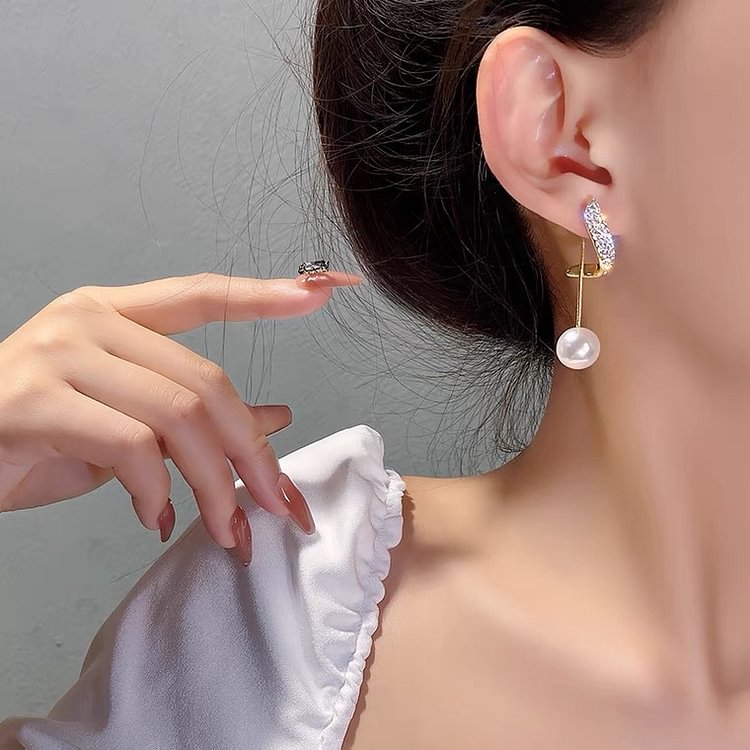 Comstylish Elegant Pearl and Diamond Earrings
