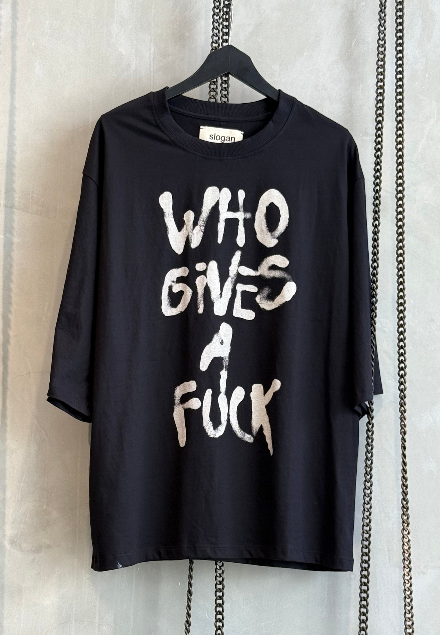 WHO GIVES A FUCK OVERSIZED T SHIRT BLACK
