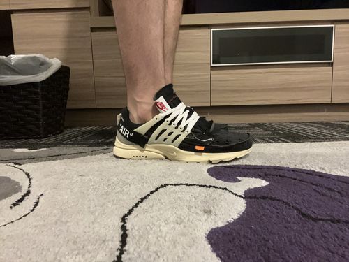 adidas Yeezy Boost 350 V2 ‘Black Reflective’ photo review