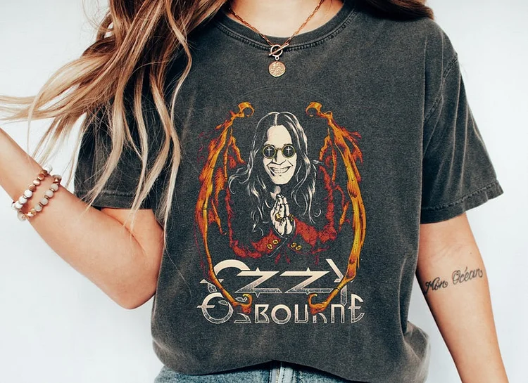 Ozzy Osbourne Unisex T-ShirtComfort Colors Ozzy Osbourne T-Shirt, Oversized Shirt, Classic Rock, Vintage, Vintage T Shirt, Retro Vintage Shirt, Trendy Gifts, Ozzy