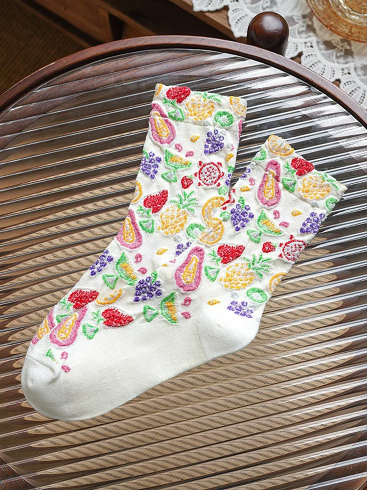 VChics Vintage Fruit Pattern Comfy Mid-calf Socks