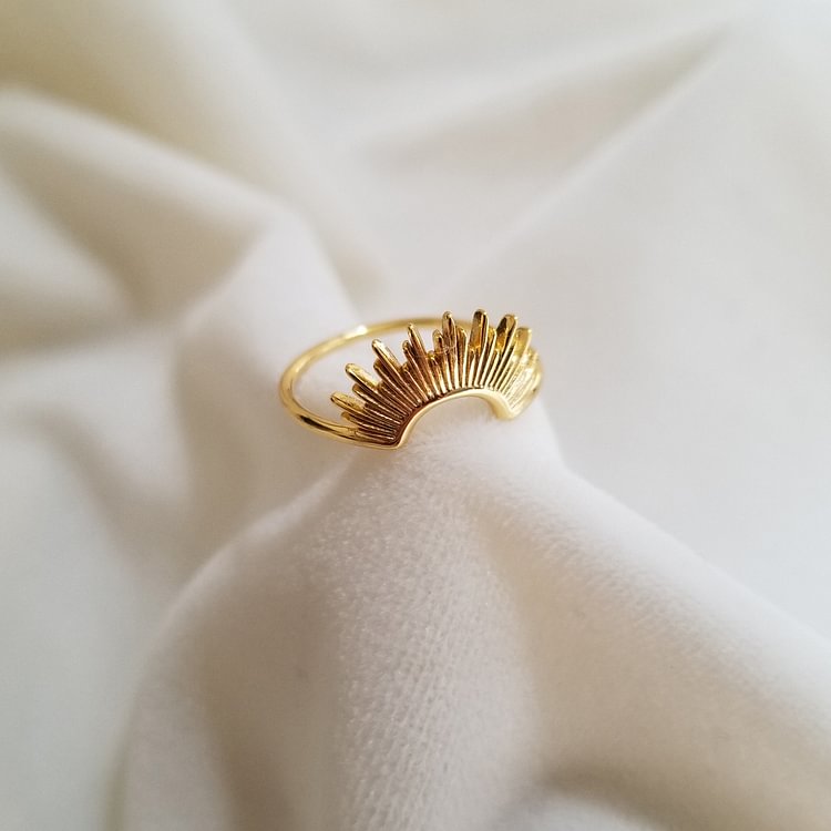 Minimalist Gold Dainty Rising Sun Ring