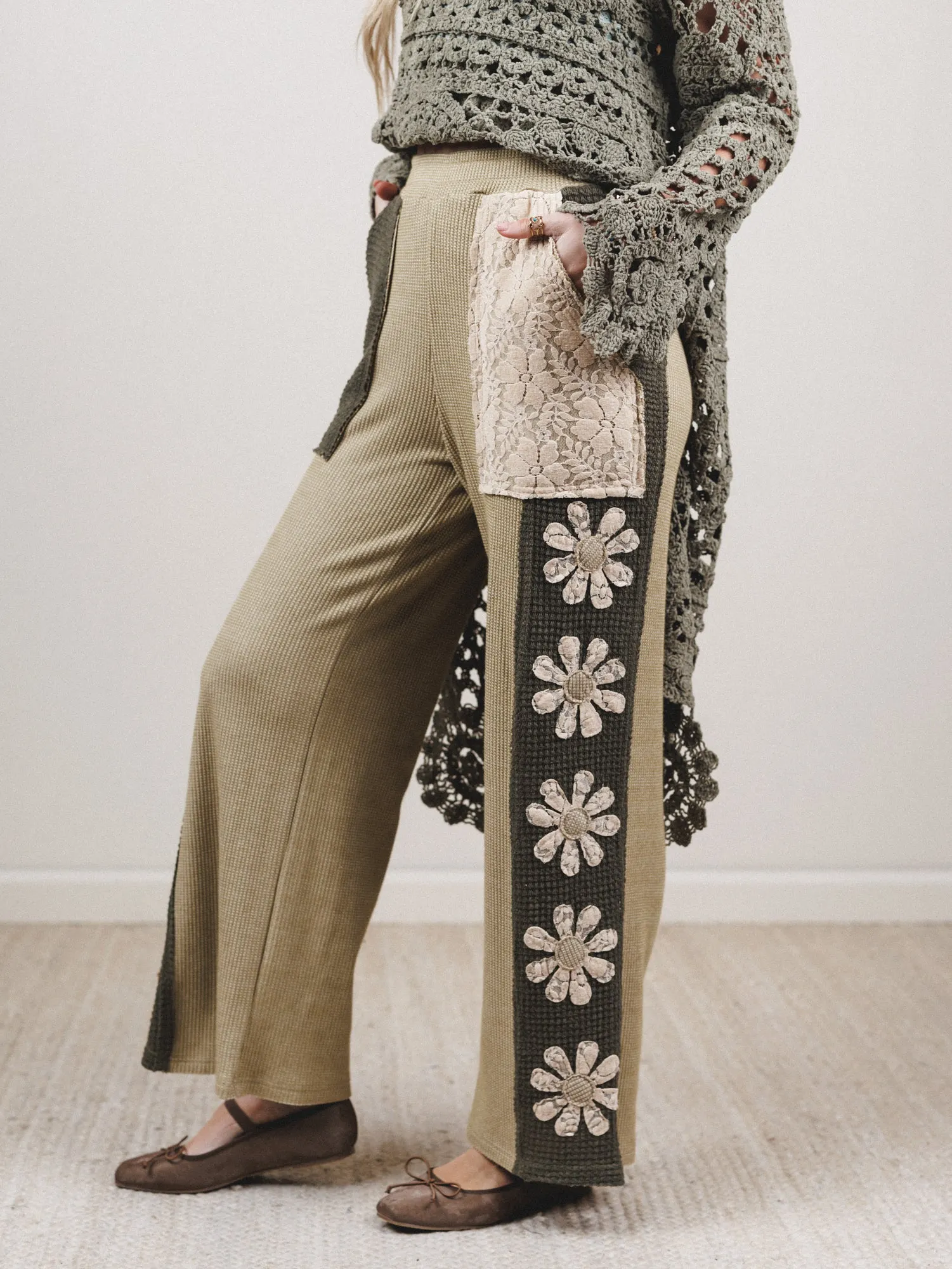 Flower Fields Large Pocket Pants - Sage