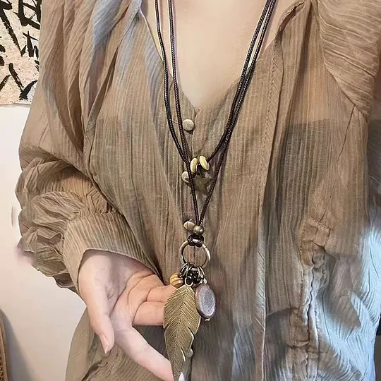 Ethnic Style Wooden Moon Smiley Long Woolen Chain Fashion Retro Niche Elegant High-end All-match Necklace for Women