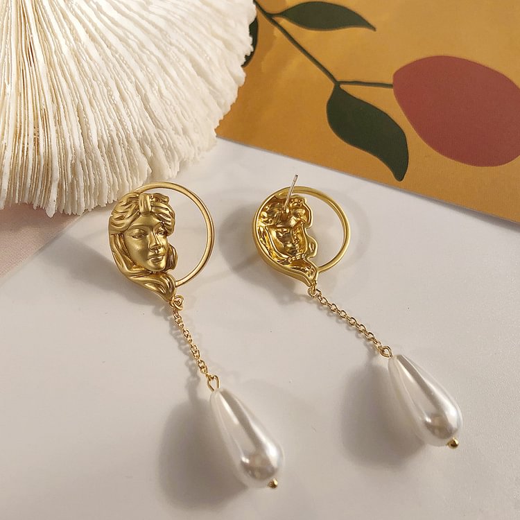 Vintage Cutout Portrait Pearl Stud Earrings