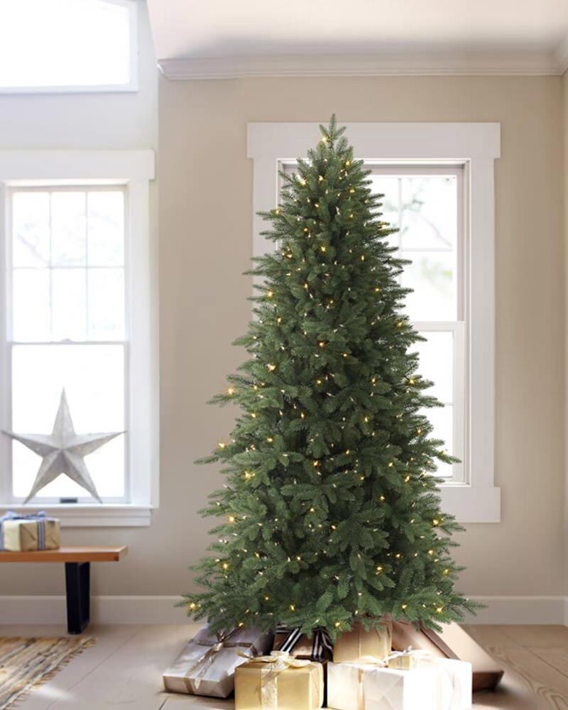 CHRSTINAYO Artificially pre-lit Christmas tree CHRSTINAYO Artificially pre-lit Christmas tree
