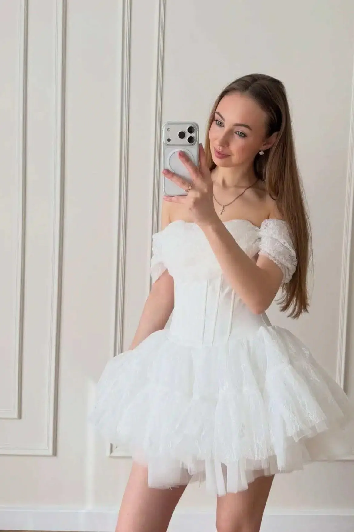 White Lace And Tulle Strapless Off-The-Shoulder High-Waisted Short Homecoming Dress With Pleated | PM0014 Wellcucu