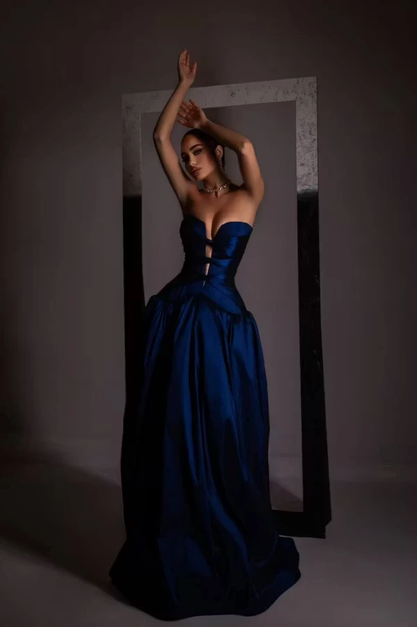 Lussooy Chic Blue Satin Sweetheart Floor Length Sleeveless Pleated Prom Dress
