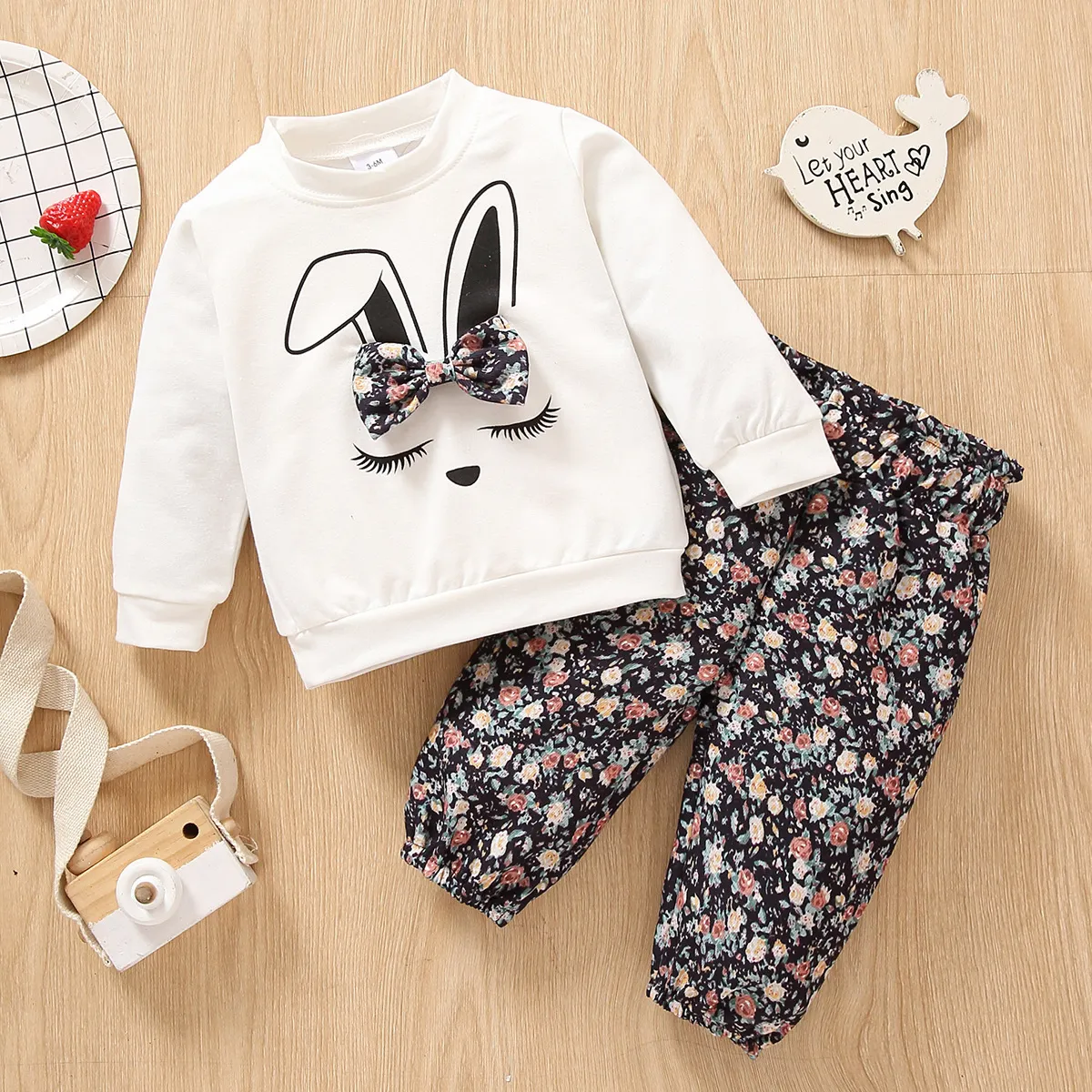 【3M-4Y】2-piece Girls Cartoon Rabbit Print Shirt And Pants Set