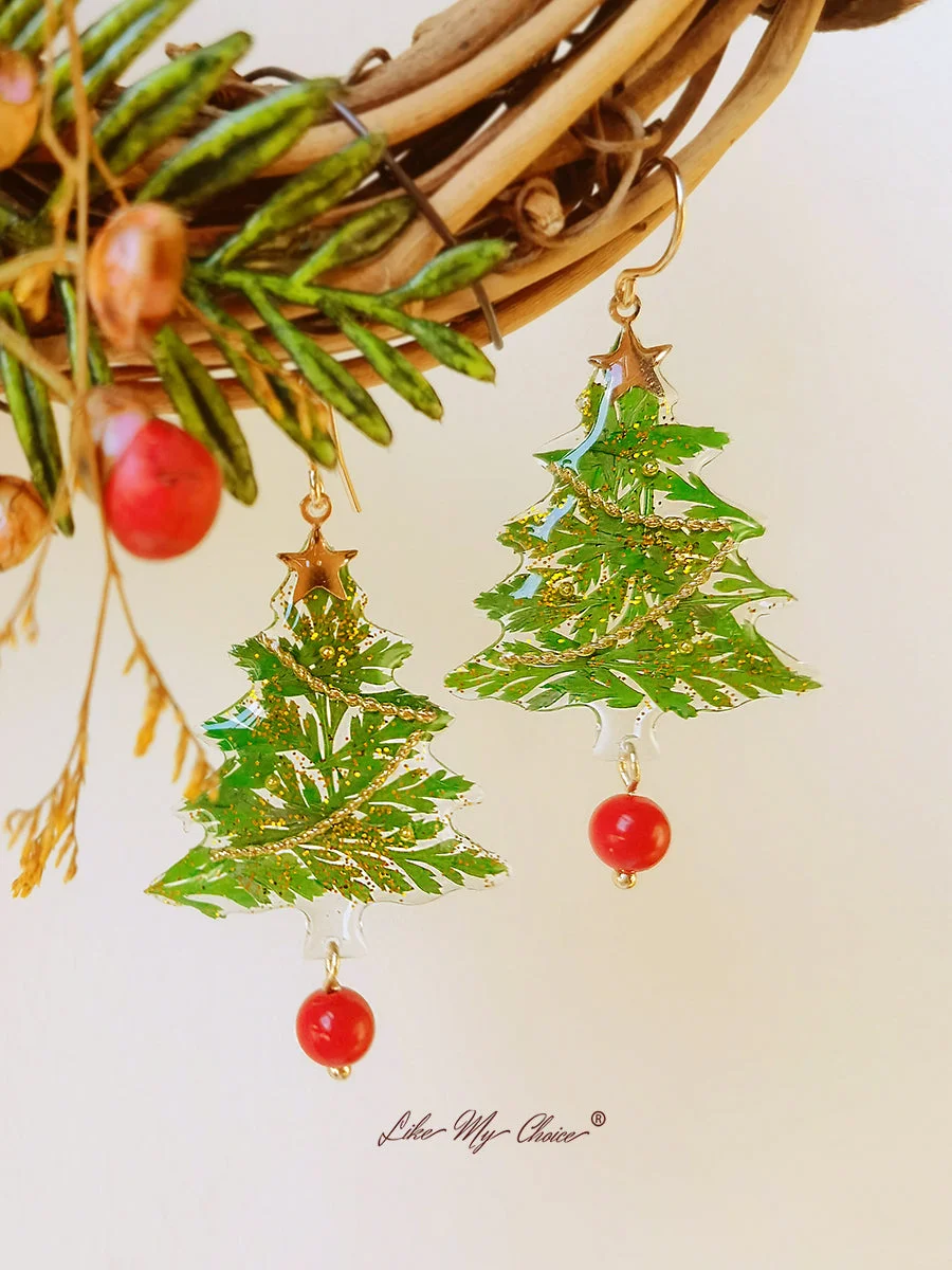 LikeMyChoice® Pressed Flower Earring - Christmas Tree Resin