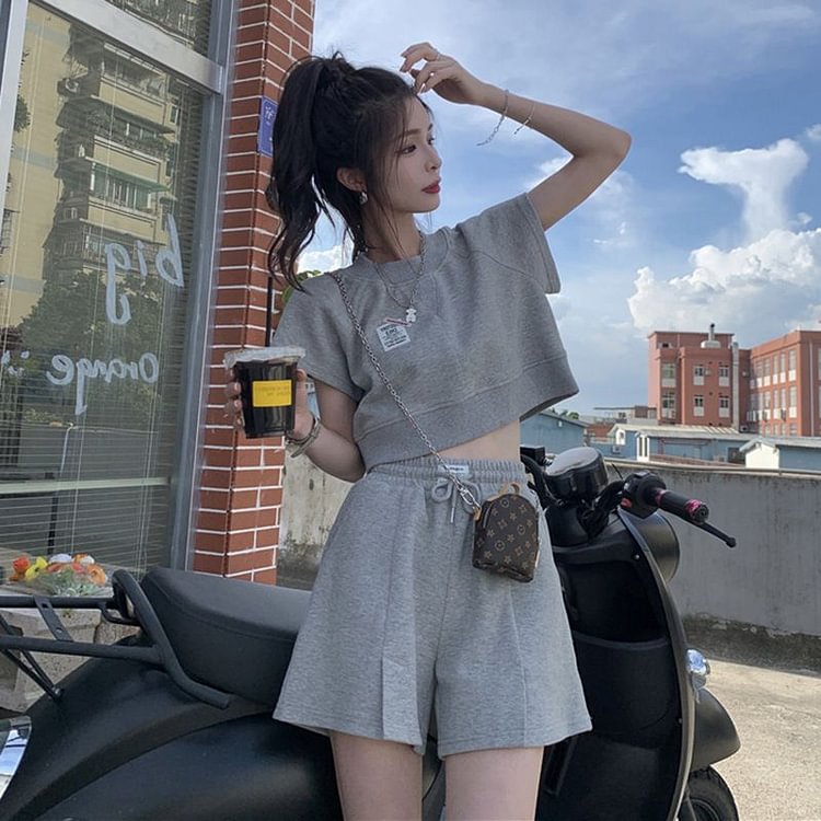 Set: Cap Sleeve Patched Cropped Sweatshirt + High Waist Drawstring Sport Shorts YP3749