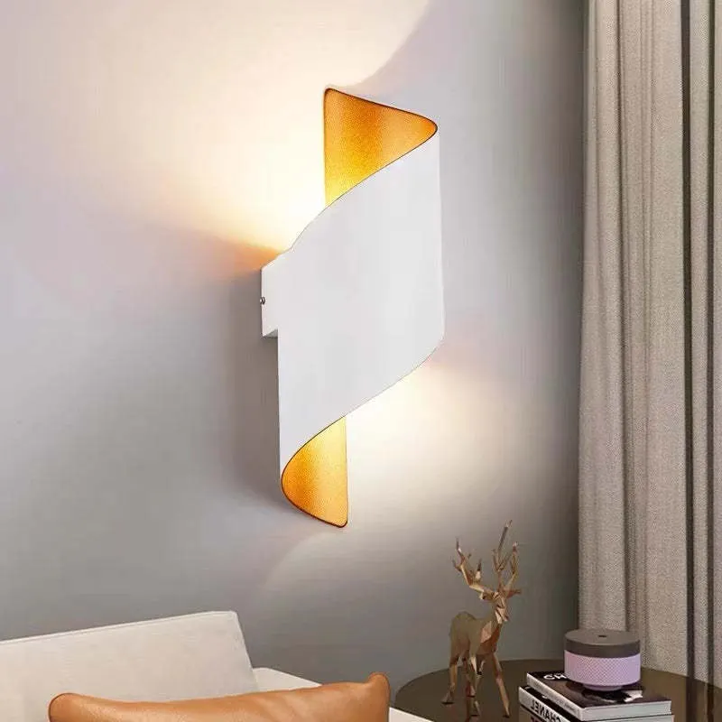 Orr Modern Conch Shape Metal Indoor Wall Lamp