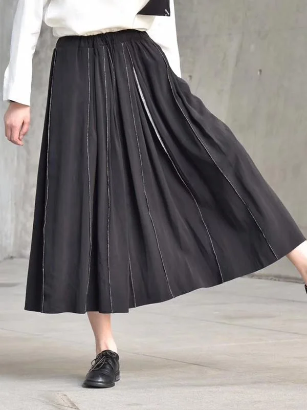Black Pleated Reverse Splicing Skirt