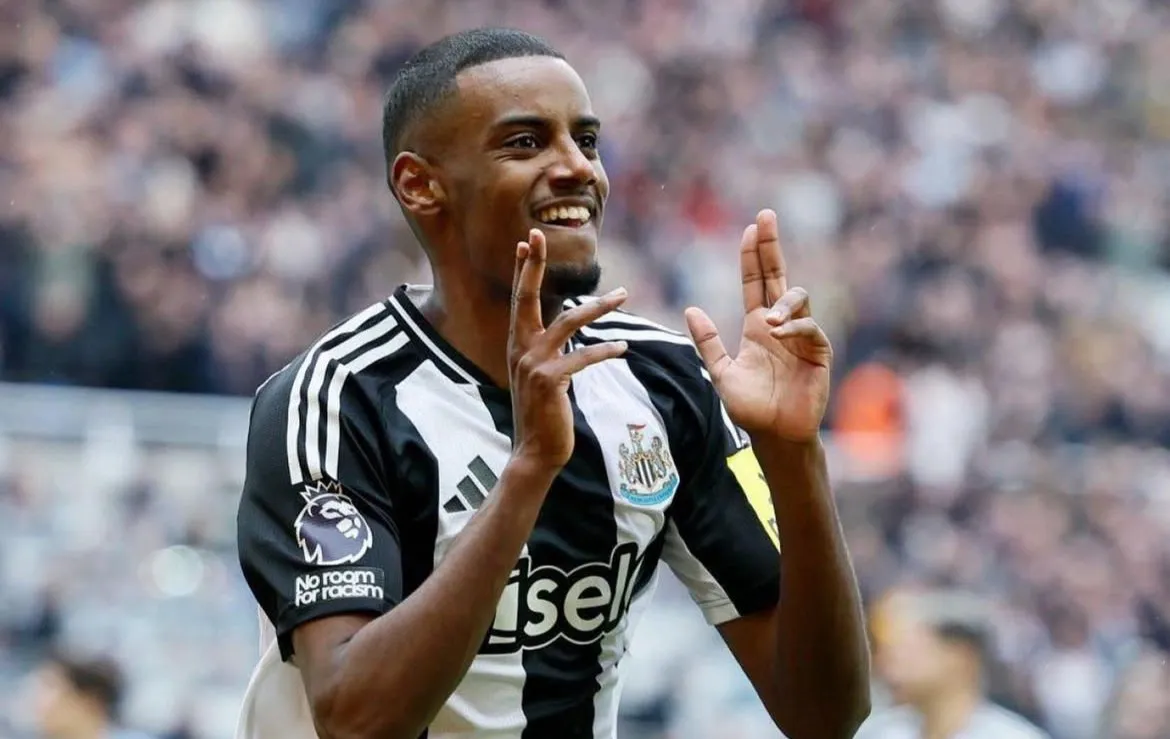 Newcastle had suspected Isaac would reject a new dealjersey|football shirt|football kit|football sportswear