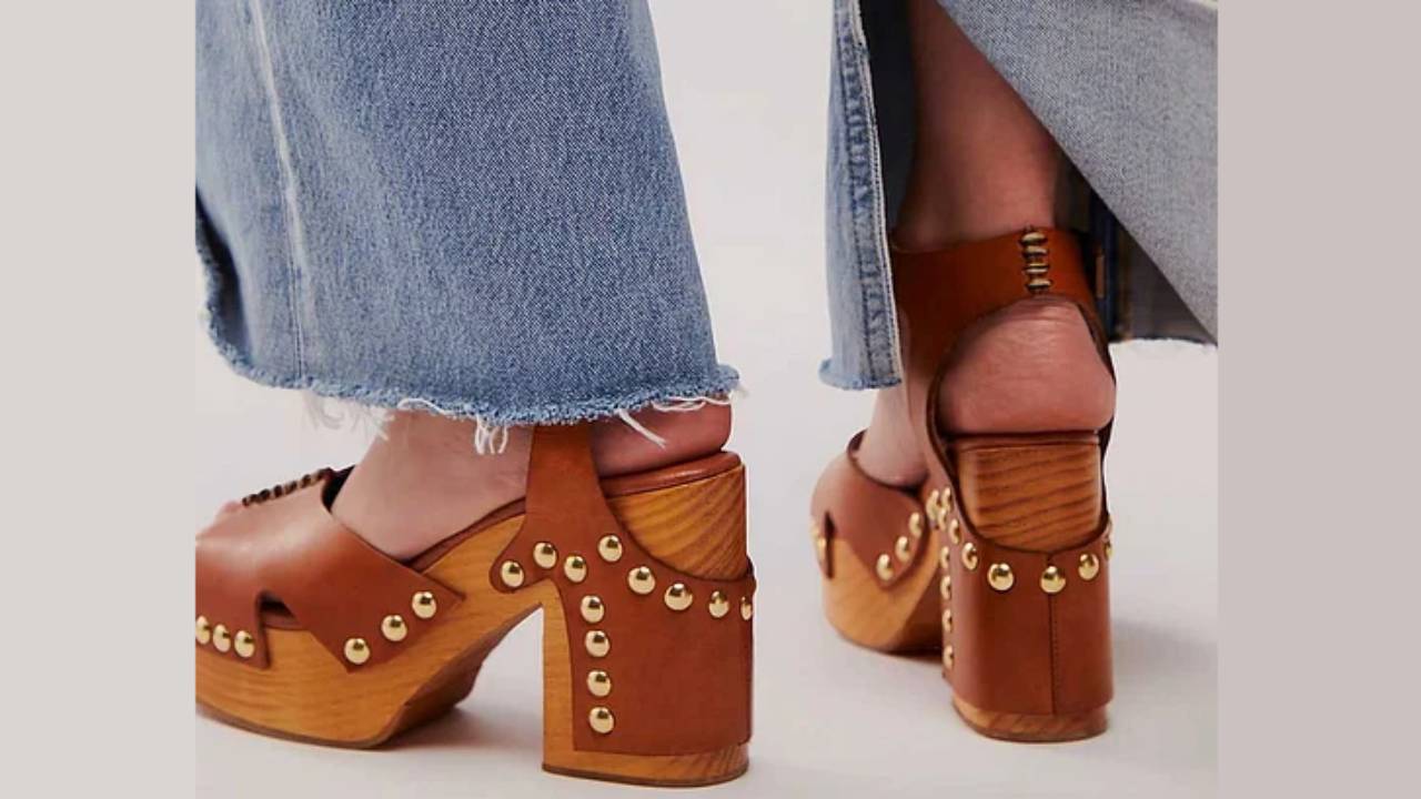10 Best Sandals with Jeans for Women to Acquire a Winning Combination