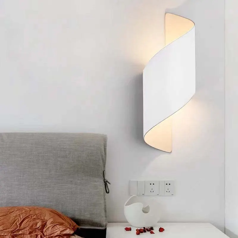 Orr Modern Conch Shape Metal Indoor Wall Lamp