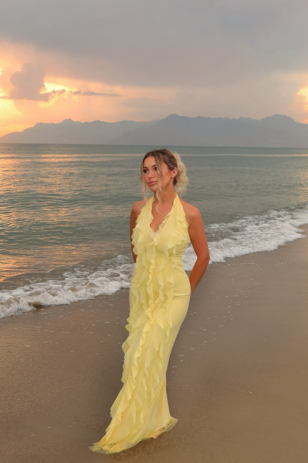 Lvs&Broner Yellow Halter Neck Sleeveless Long Mermaid Prom Dress With Ruffles