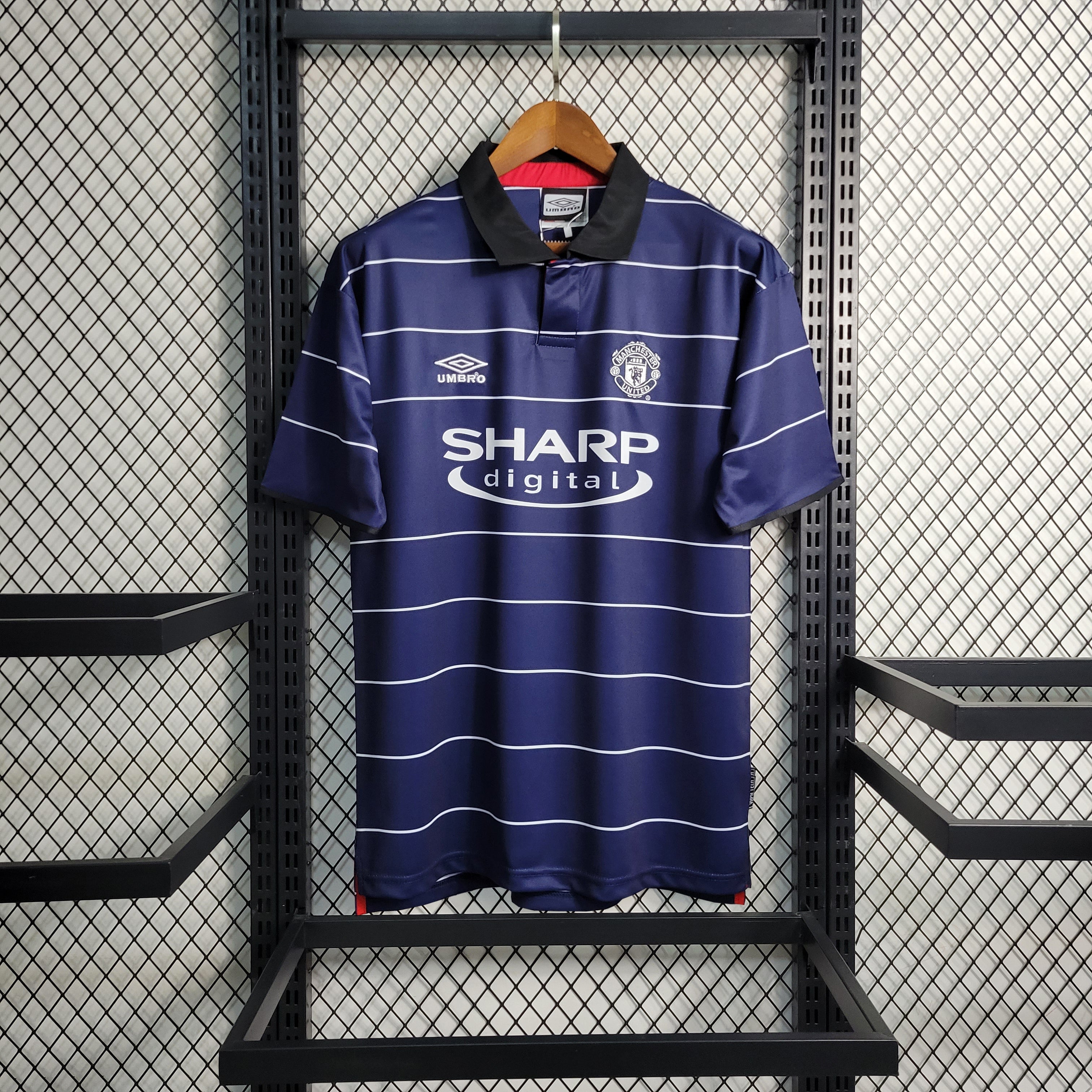 Manchester united jersey 2000 online