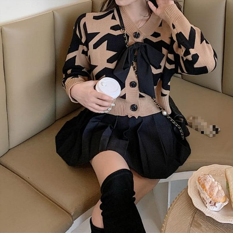 Fashion O-Neck Geometric Pattern Bowknot Knit Cardigan Sweater SS0943