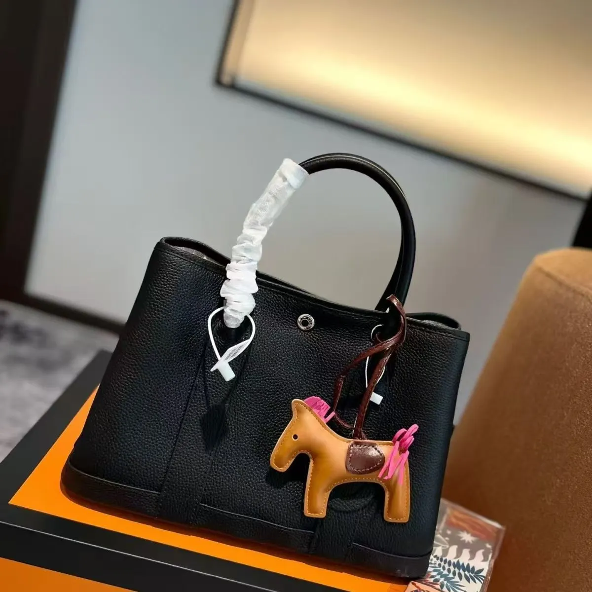 2025 New Style Garden Bag Genuine Leather Tote Bag Cowhide Handbag Large Capacity Fashionable Women's Bag Trendy Garden Bag Genuine Leather-MERUMOTE