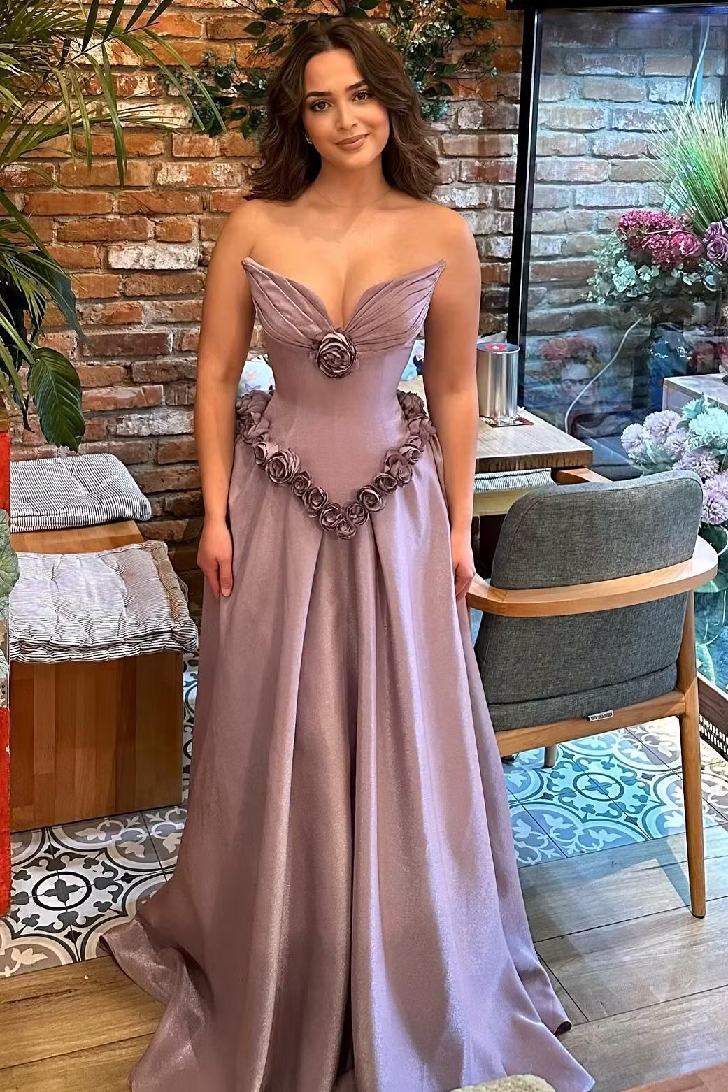 Lussooy V-Neck Sleeveless Evening Dress A-Line in Satin with Flower