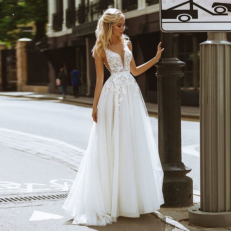 Boho Wedding Dresses 2022 Deep V-Neck Appliques Lace Pearls Butons Back A-Line Tulle Formal Gown Beach Simple Bridal Dress - BlackFridayBuys