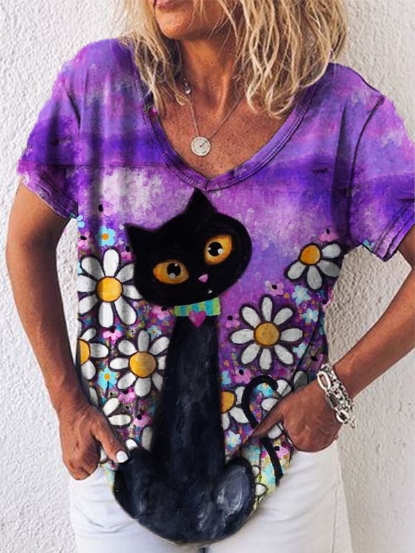 Black Cat & Daisies V Neck T Shirt