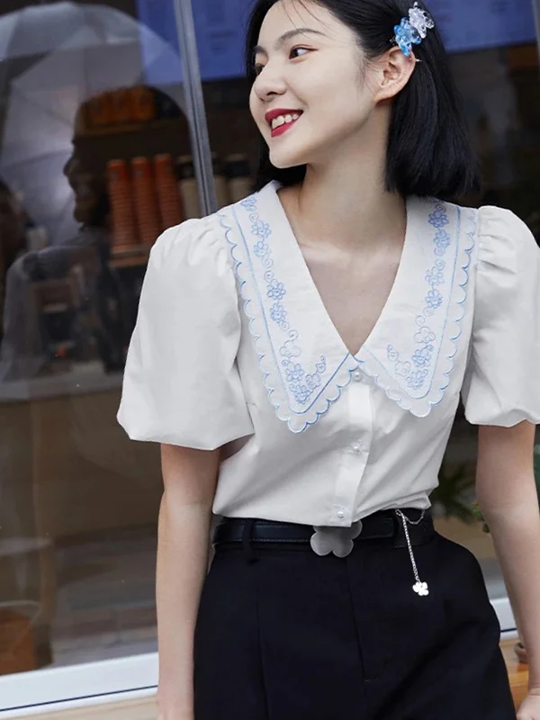 Solid Embroidery Puff Sleeve Blouse