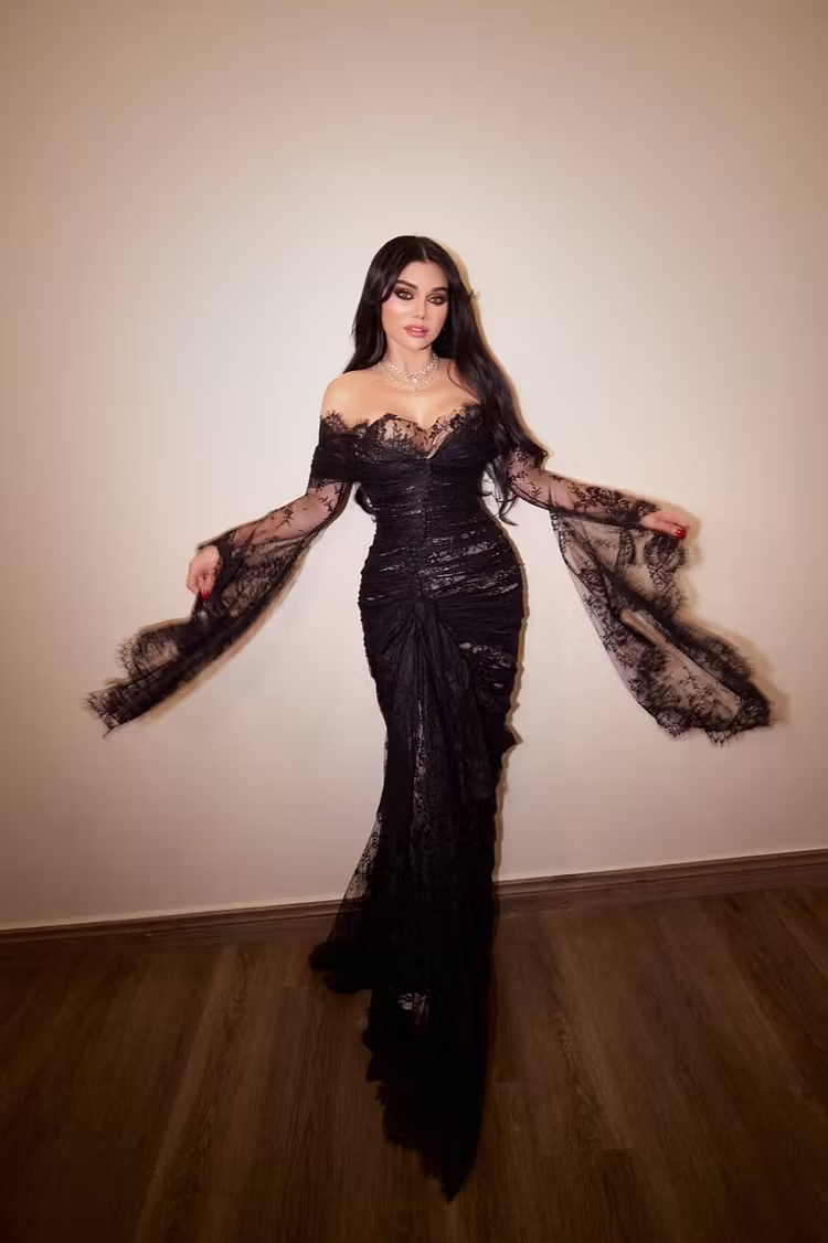 Lussooy Sexy Black Lace Sweetheart Pleated Long Sleeves Off the Shoulder Prom Dress