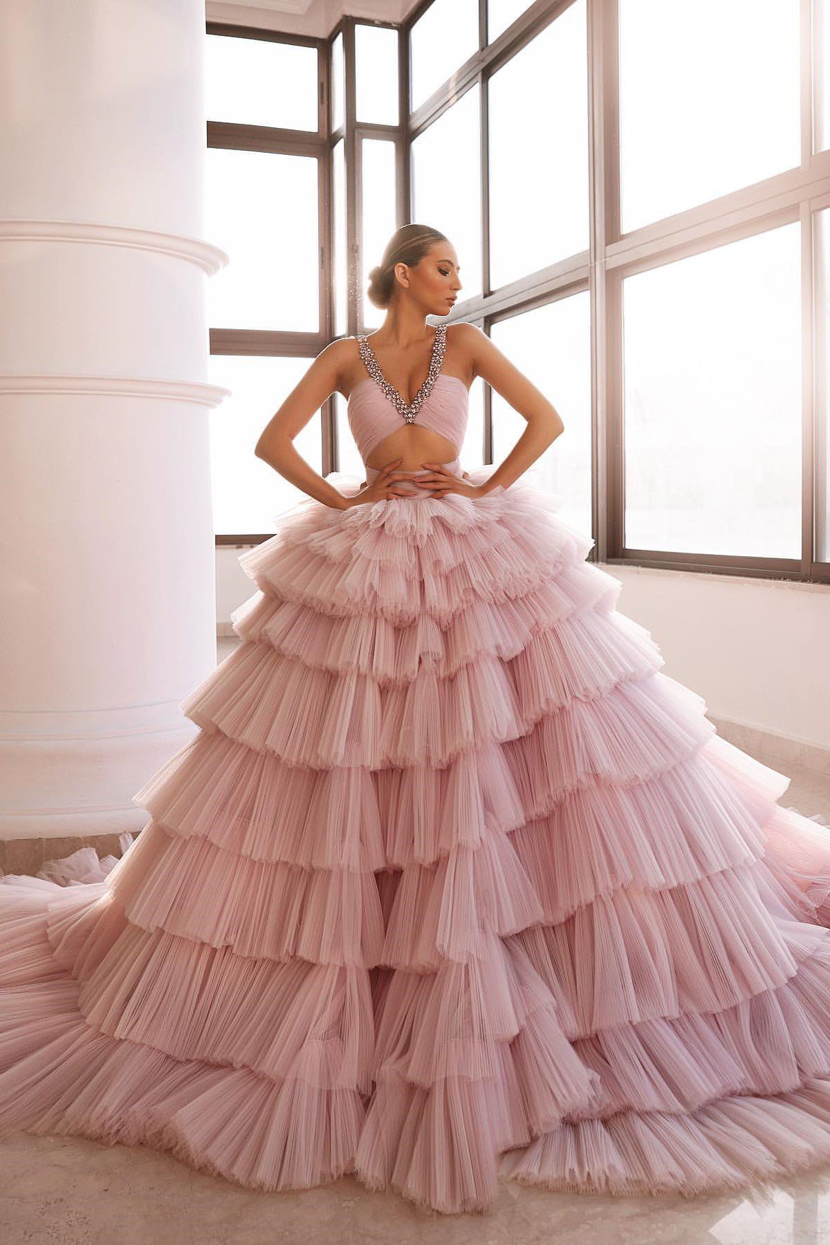 Dresseswow Pink V-Neck Sleeveless Prom Dress Tulle Layered With Crystals