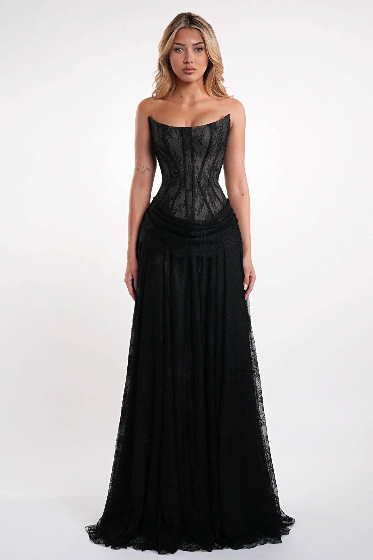 Lussooy Elegant Strapless Black Evening Dress Sheath Floor Length With Lace