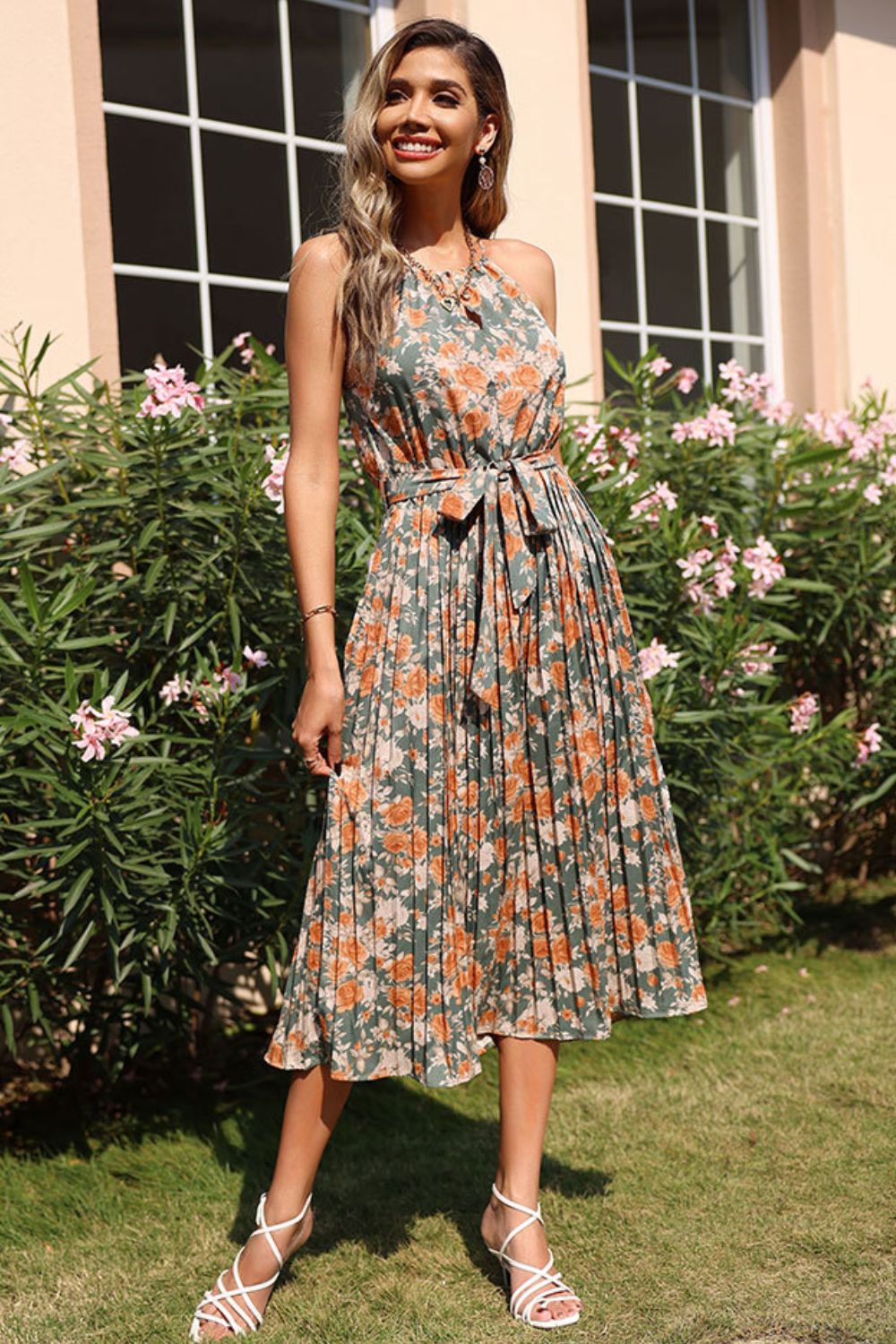 Elegant Pleats Tiered Cuffs Dress