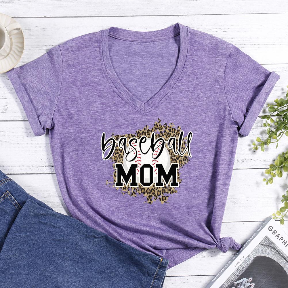 Baseball mom V-neck T Shirt-Guru-buzz