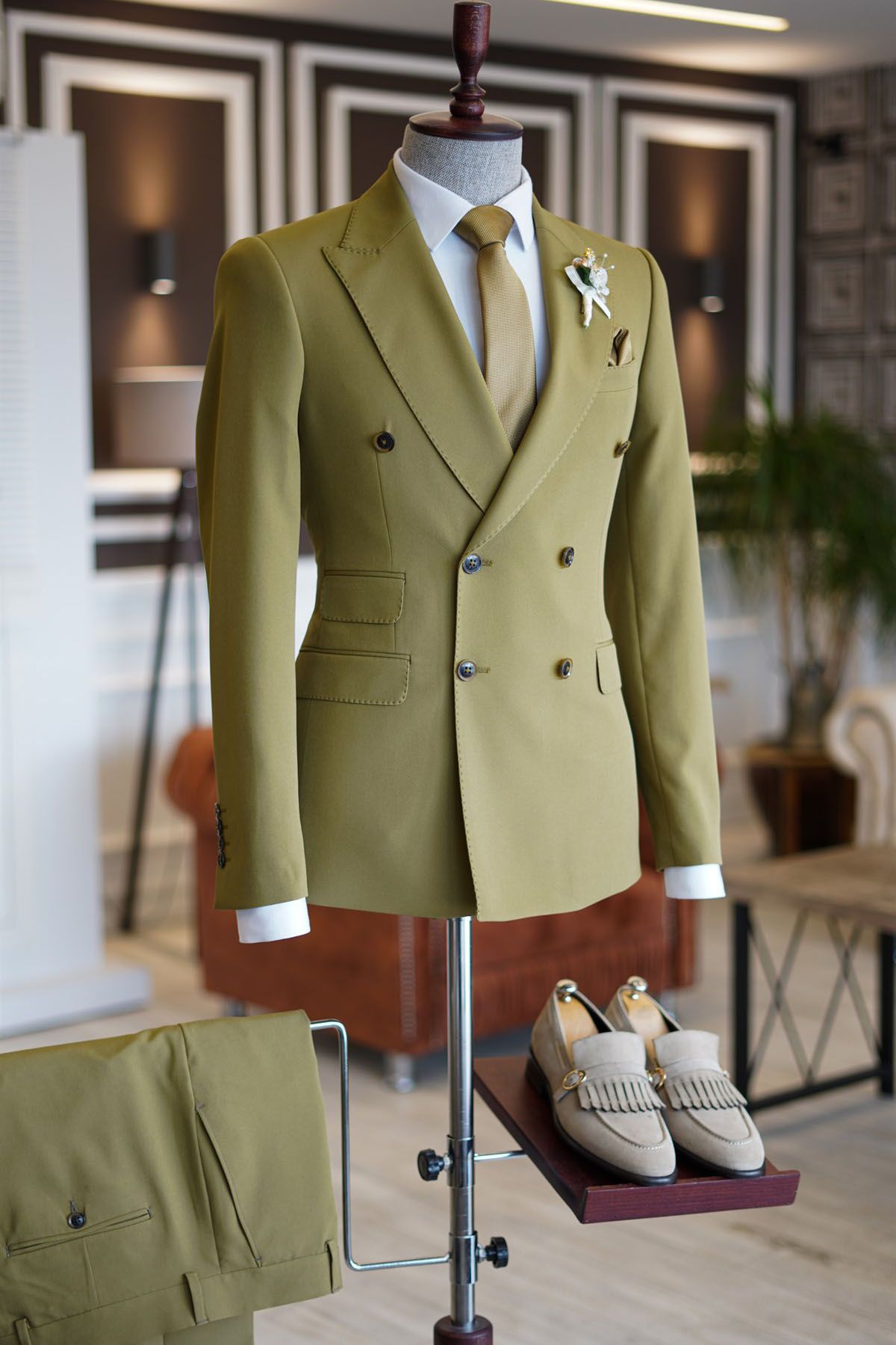 Dresseswow Chic Green Men's Suits Peaked Lapel With Double Breasted