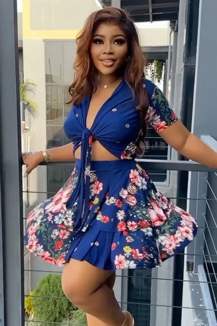 Floral Print V Neck Short Sleeve Tied Up Blouses Pleated Mini Skirt Matching Set-Blue