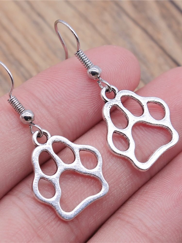 VChics Lovely Paw Hollow Carving Earrings