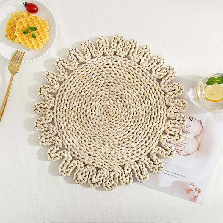 Flower Shaped Corn Peel Handmade Straw Weaving Table Mat 