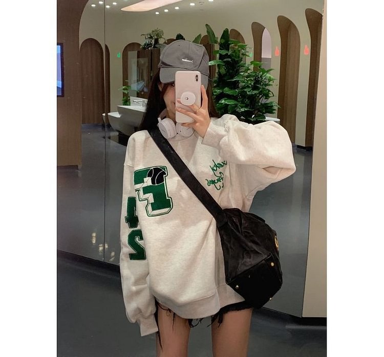 Crew Neck Letter Embroidered Sweatshirt TY310