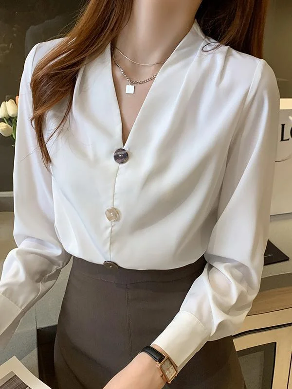 White long-sleeved casual V-neck design shirt
