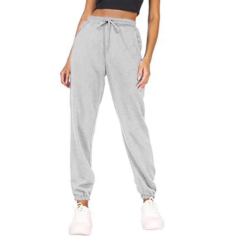 Spring Pants Essentials for a 50-Year-Old Woman: Timeless Tips for Ageless Style