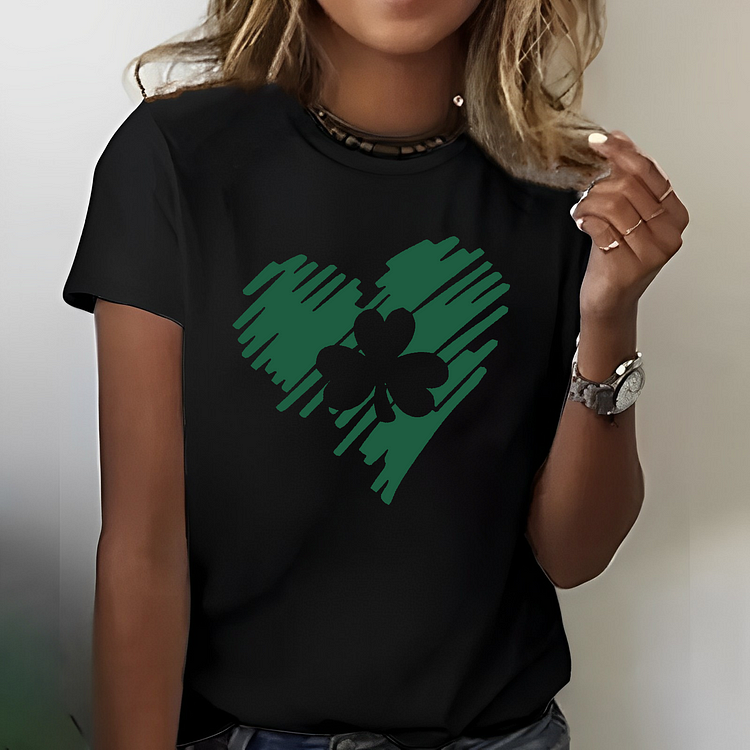St. Patrick's Day Hand Drawn Heart Shamrock Print Women T-shirt