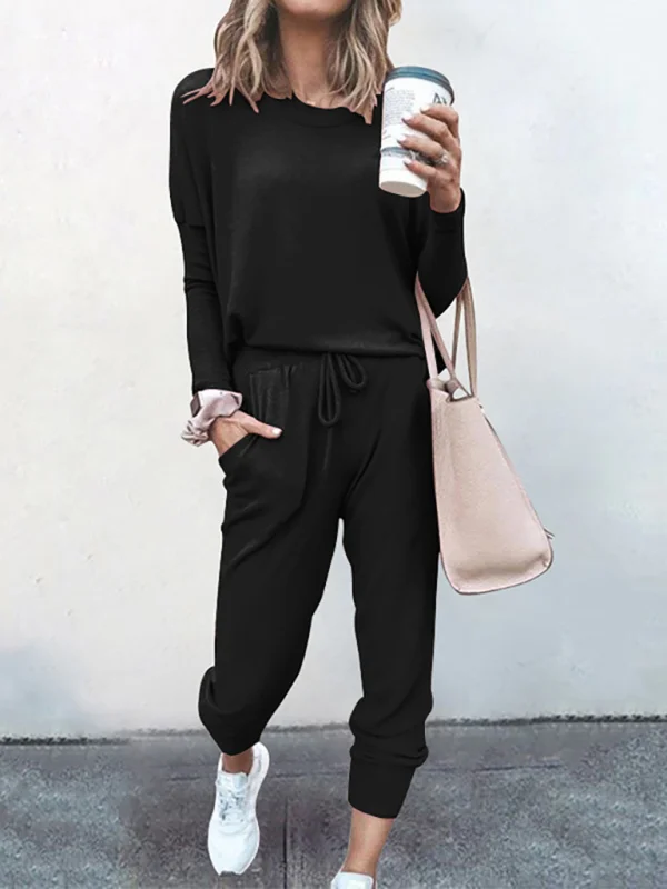 How to Select and Wear Autumn Suits for Women Over 50: Effortless Elegance