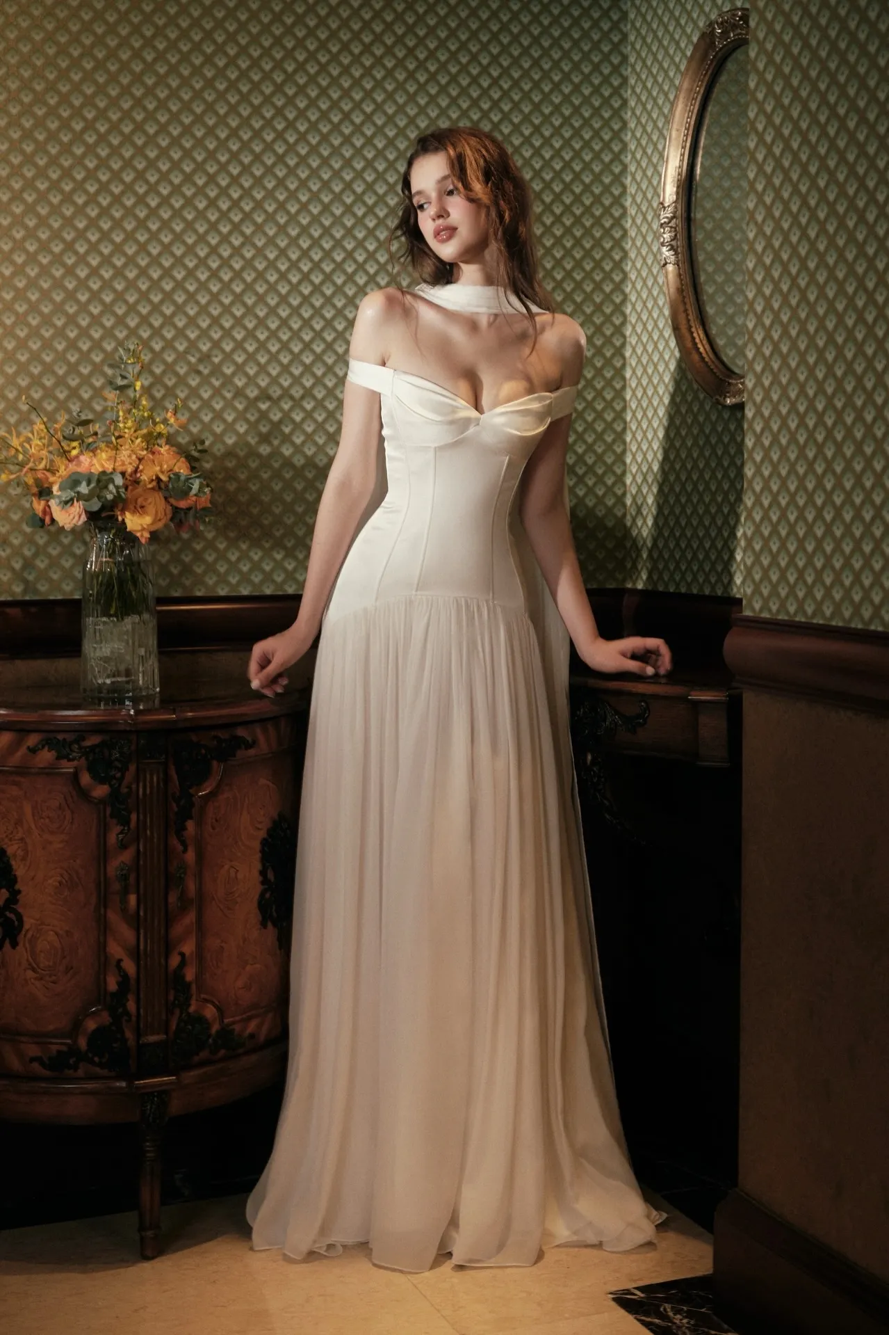 V-Neck Off-The-Shoulder Strapless Sleeveless High-Waisted Long Pleated A-Line Prom Dress | YC0253 Wellcucu