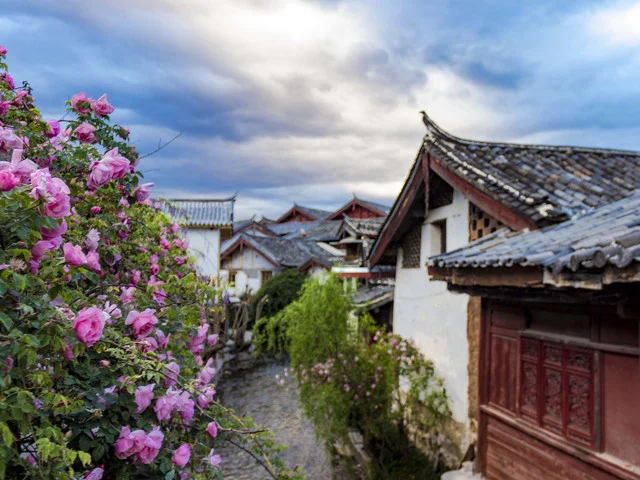 Days Kunming Dali Lijiang Shangrila High Speed Train Tour