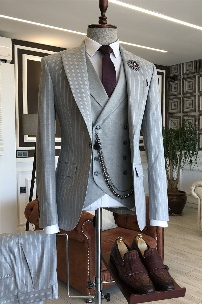 Dresseswow Elegant Peaked Lapel Prince Suit For Wedding Gray With 3-pieces Striped